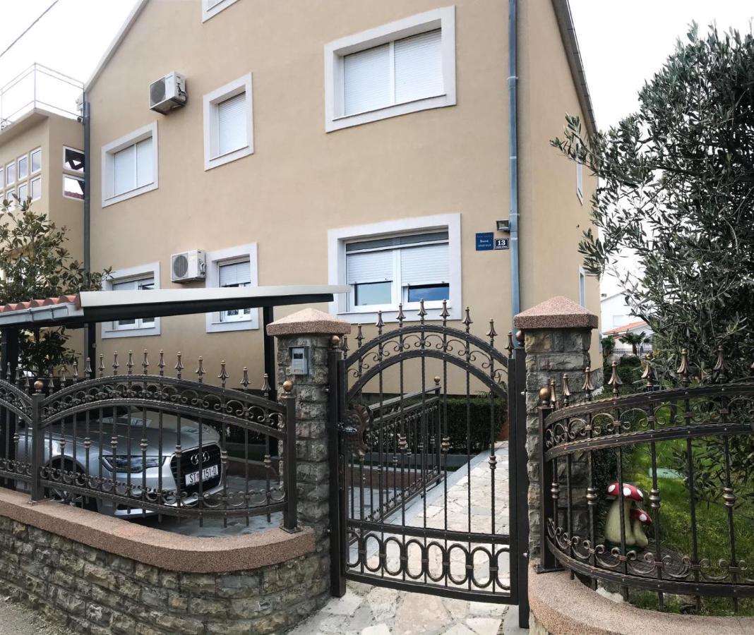 Apartments Robert Kastela Exterior photo